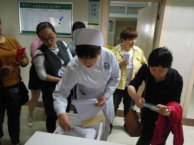 漯河市郾城區(qū)衛(wèi)生計生委強化基層醫(yī)療機(jī)構(gòu)優(yōu)質(zhì)護(hù)理服務(wù)